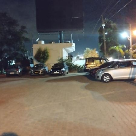 Devanahalli Square Inn מראה חיצוני תמונה